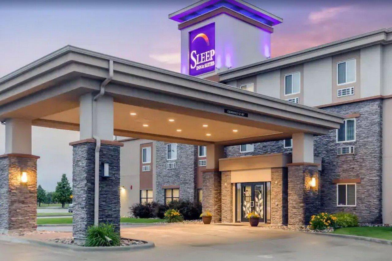 Sleep Inn & Suites Grand Forks Near Alerus Center Exterior photo